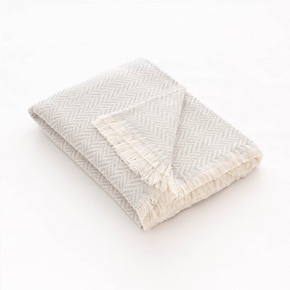 Cuvertură pat Sofazip Kenya 90% bumbac reciclat, culoare Light grey